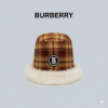 Шапка с мехом Burberry