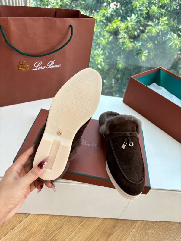 Лоферы без задника с мехом Loro Piana