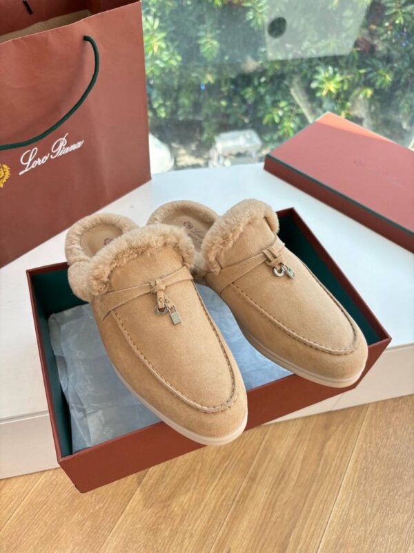 Лоферы без задника с мехом Loro Piana