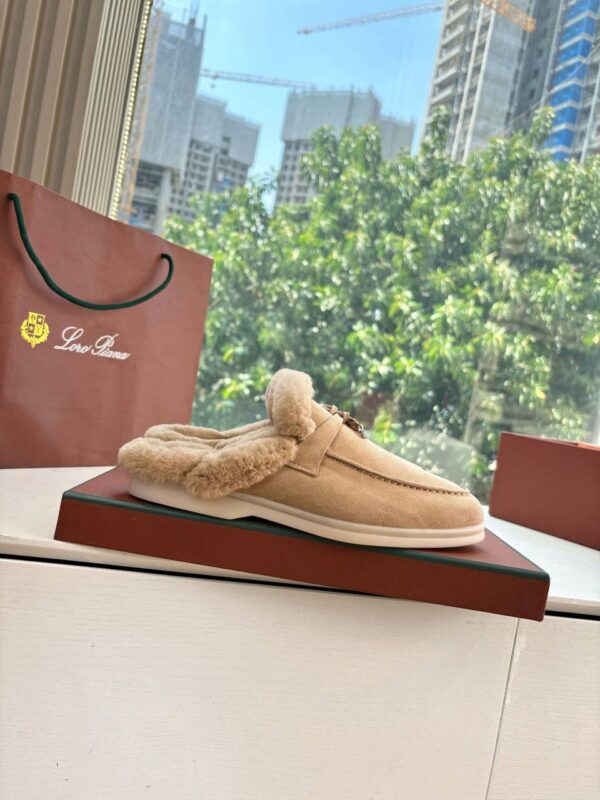 Лоферы без задника с мехом Loro Piana