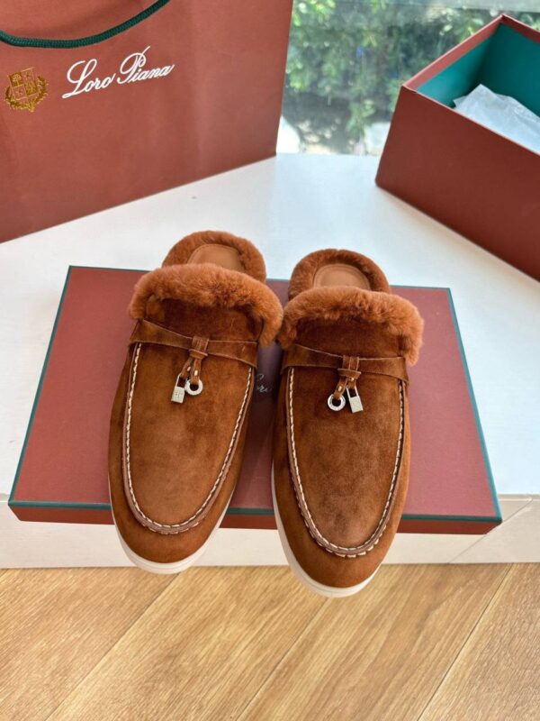 Лоферы без задника с мехом Loro Piana