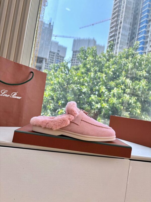 Лоферы без задника с мехом Loro Piana