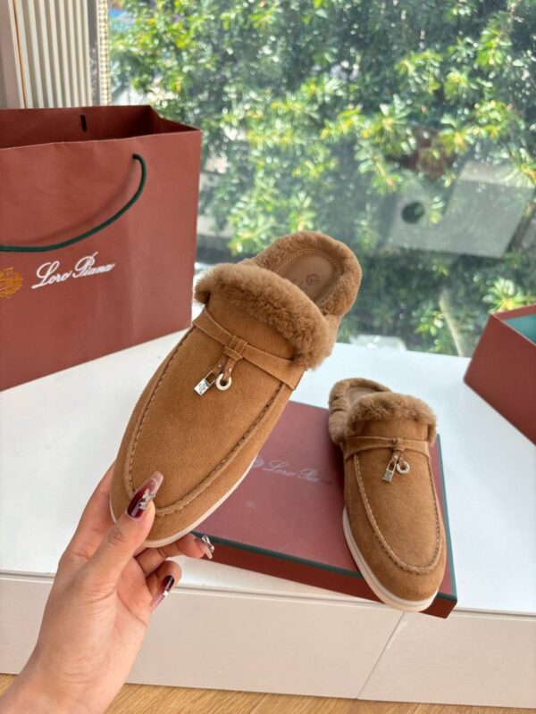 Лоферы без задника с мехом Loro Piana