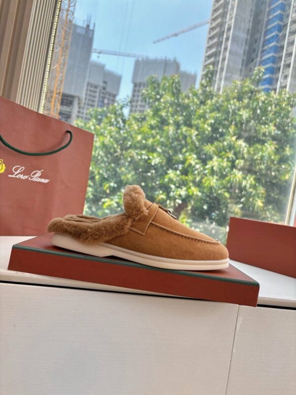 Лоферы без задника с мехом Loro Piana