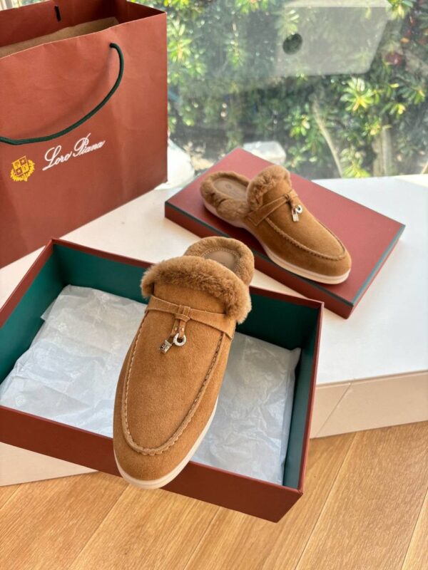 Лоферы без задника с мехом Loro Piana