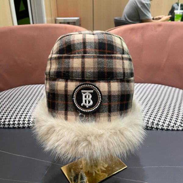 photo_2025-12-23_06-30-00 Шапка с мехом Burberry