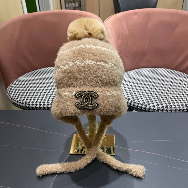 Шапка шерстяная с завязками Chanel