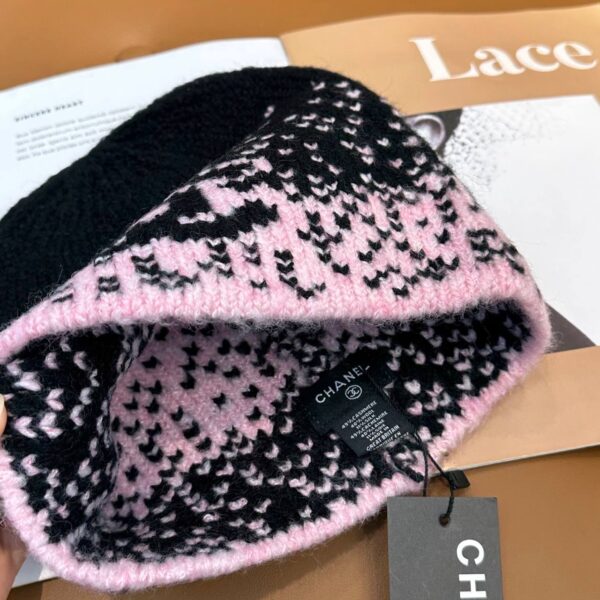 Шапка шерстяная Chanel