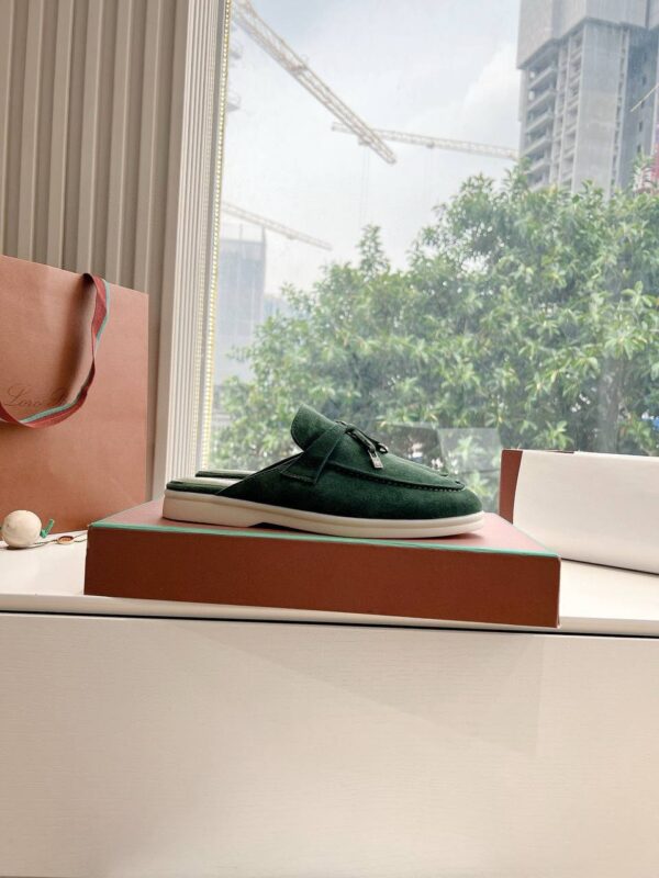 Лоферы-мюли замшевые Loro Piana