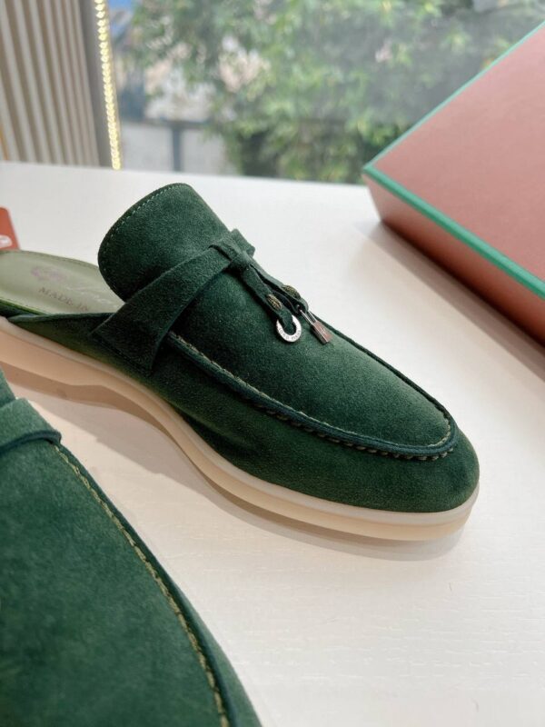 Лоферы-мюли замшевые Loro Piana