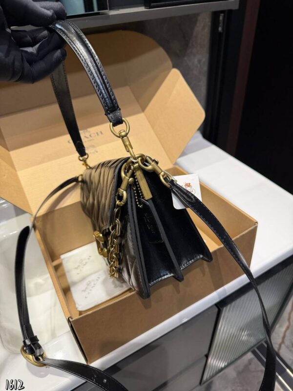 Сумка Chain Tabby Coach