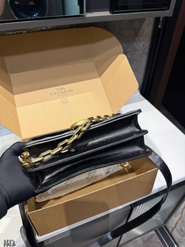 Сумка Chain Tabby Coach