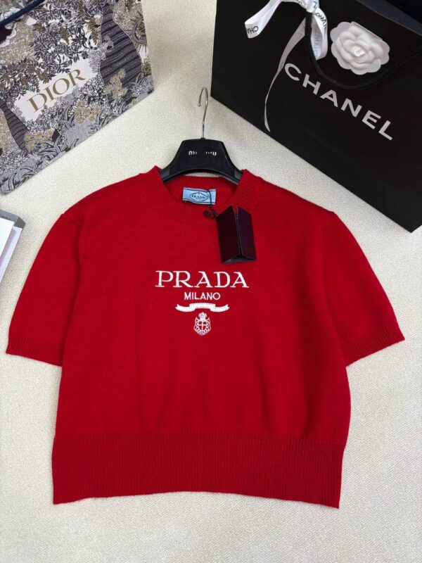 Футболка кашемировая Prada