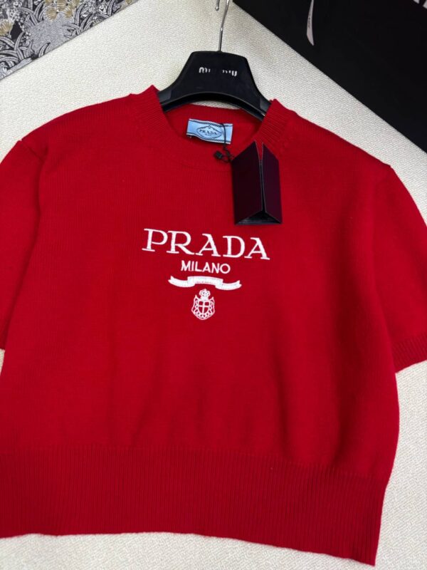 Футболка кашемировая Prada