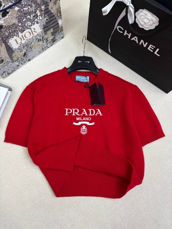 Футболка кашемировая Prada