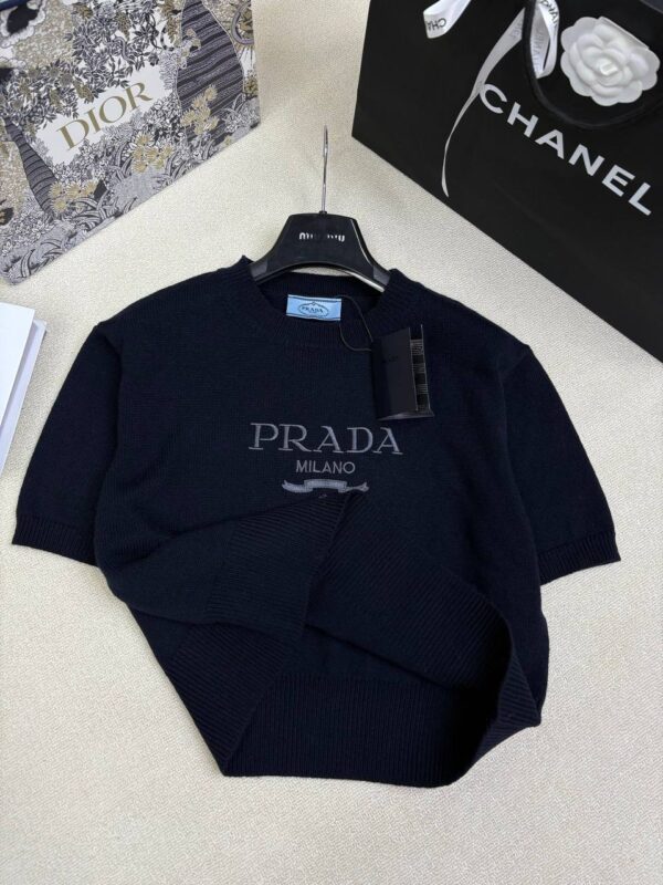 photo_2026-01-04_11-52-52 Футболка кашемировая Prada