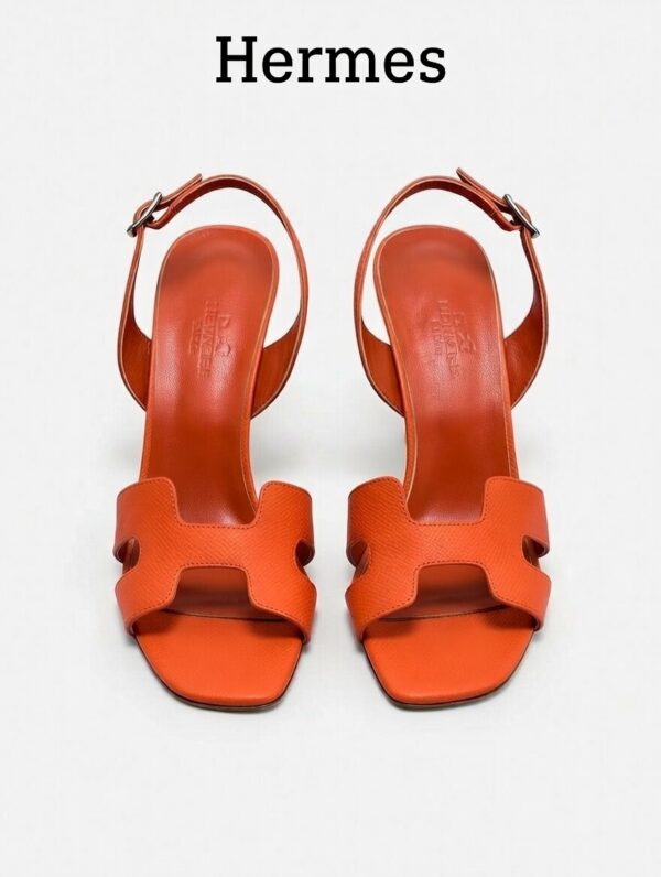 aee376ff-b7c5-4bbb-88aa-3d5f692266cc Босоножки Hermes