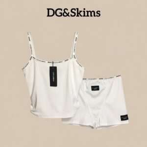 fd296a25-9ffb-49a2-a9f8-4c22c8ec93a0 Комплект белья DG&Skims