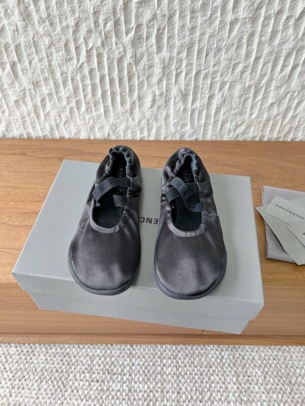 Балетки Balenciaga