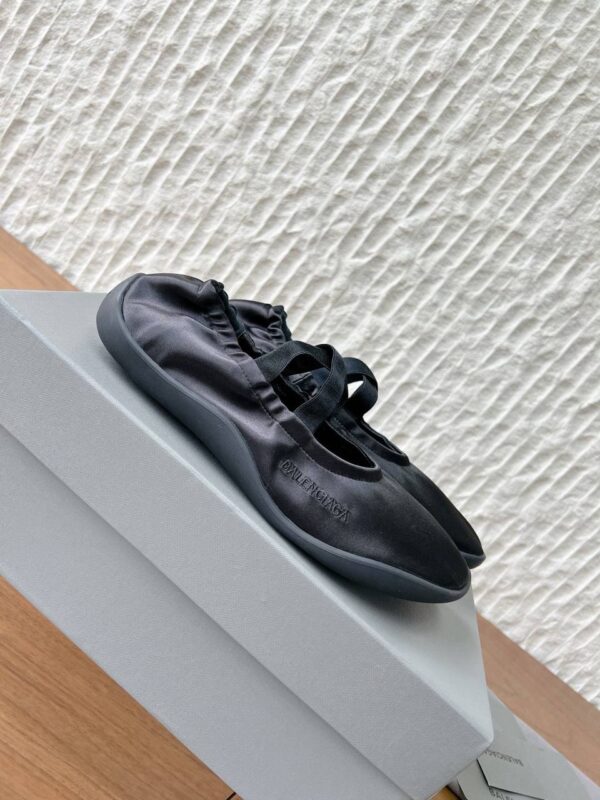 Балетки Balenciaga