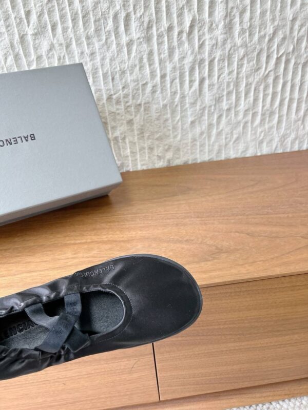 Балетки Balenciaga