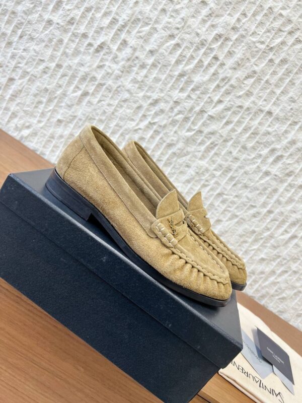 Лоферы замшевые YSL