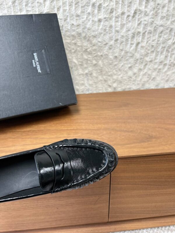 photo_2026-01-07_08-58-12 Лоферы лакированные YSL