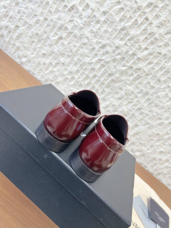 photo_2026-01-07_09-00-36 Лоферы лакированные YSL