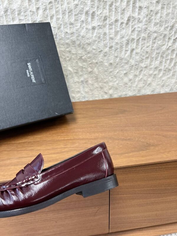 photo_2026-01-07_09-00-39 Лоферы лакированные YSL