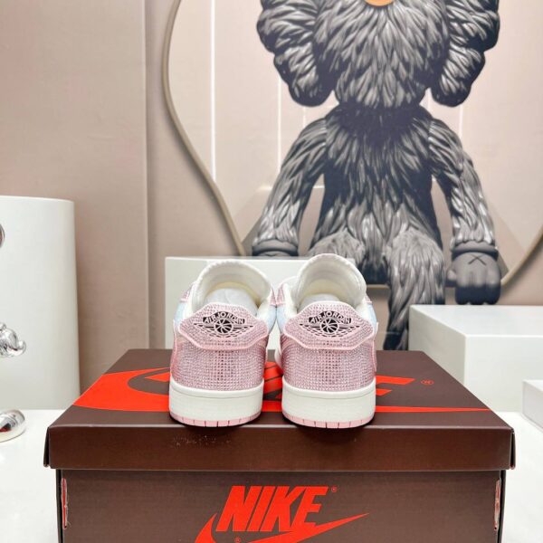 Кроссовки Nike Air