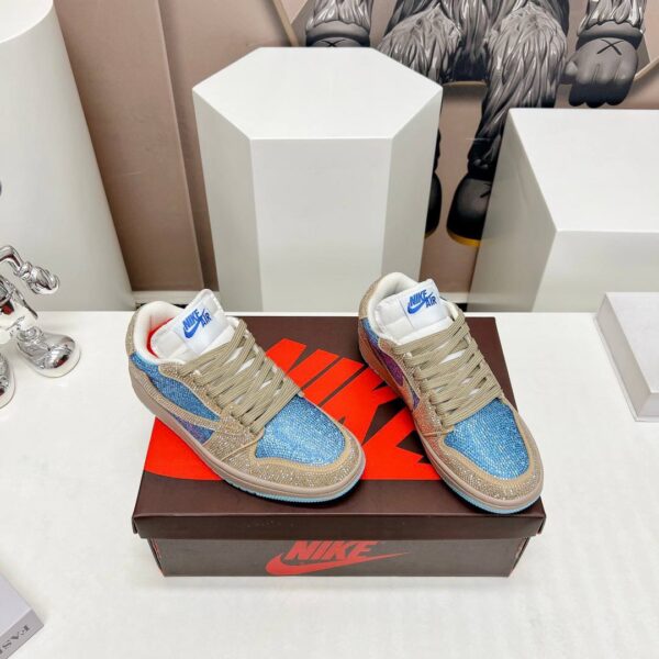 Кроссовки Nike Air