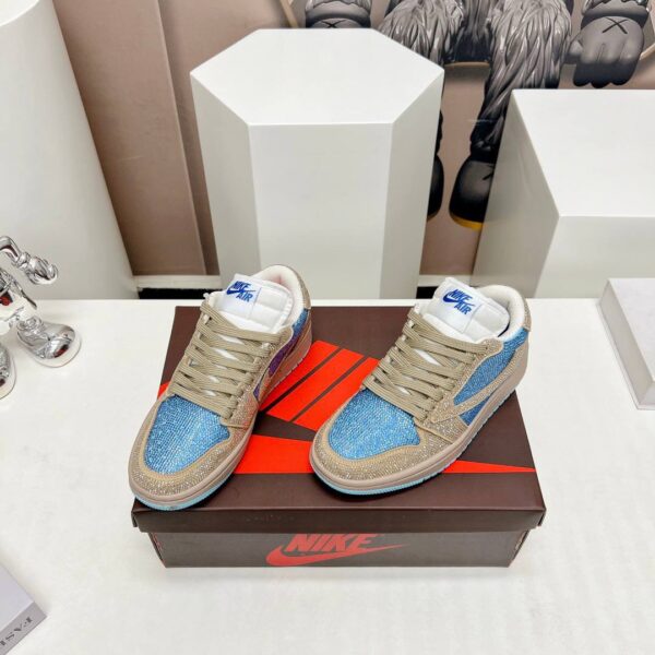 Кроссовки Nike Air