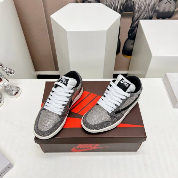 Кроссовки Nike Air