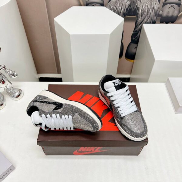 Кроссовки Nike Air