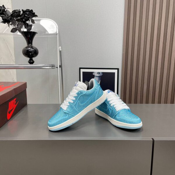 Кроссовки Nike Air