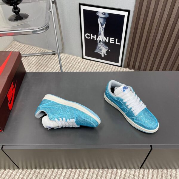 Кроссовки Nike Air