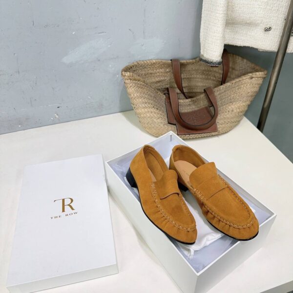 photo_2026-01-10_07-44-51 Лоферы замшевые the Row