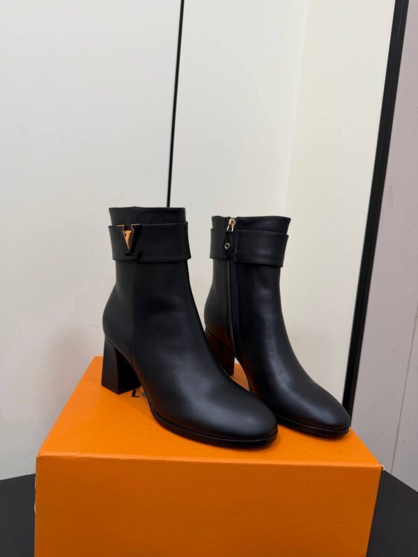 photo_2026-01-13_04-56-21 Полусапожки Louis Vuitton