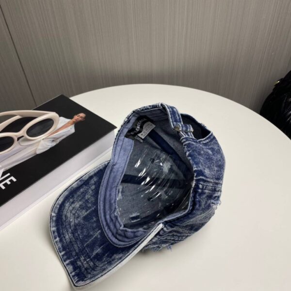 Кепка Balenciaga