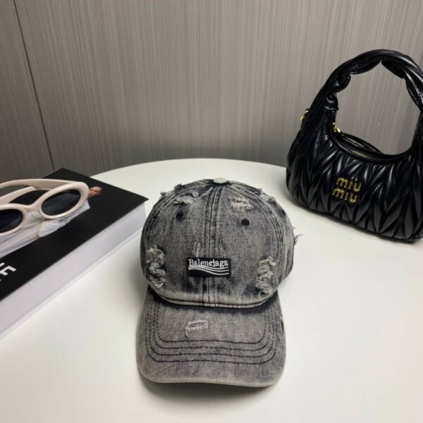 Кепка Balenciaga