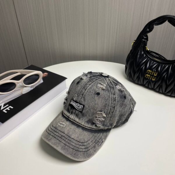 Кепка Balenciaga