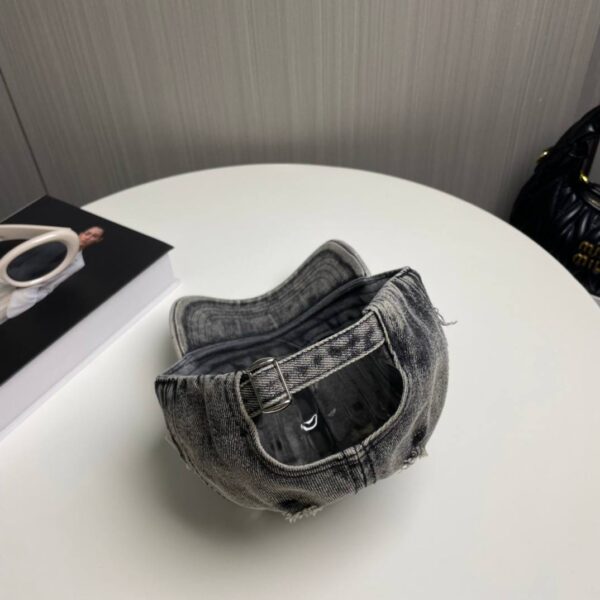 Кепка Balenciaga