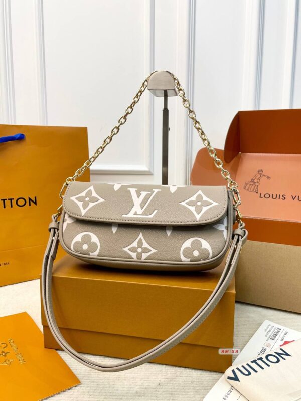 Сумка  Louis Vuitton