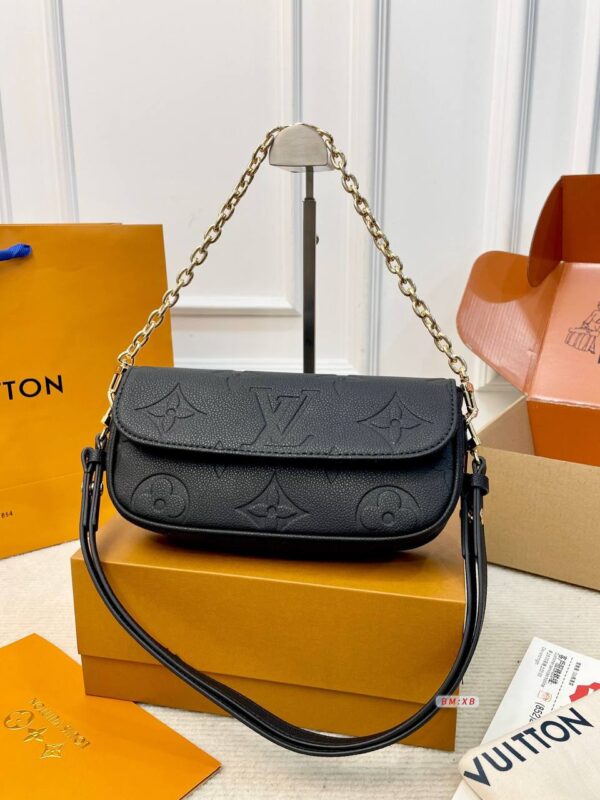 Сумка  Louis Vuitton