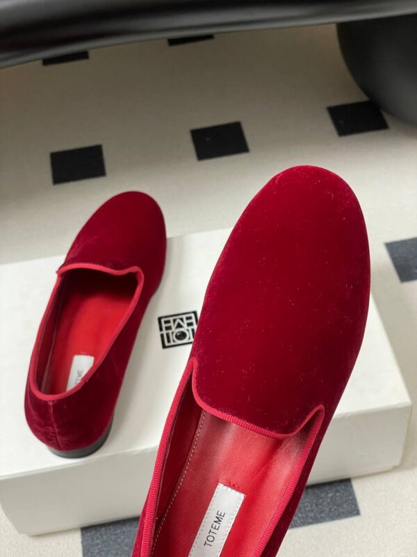Туфли замшевые Toteme