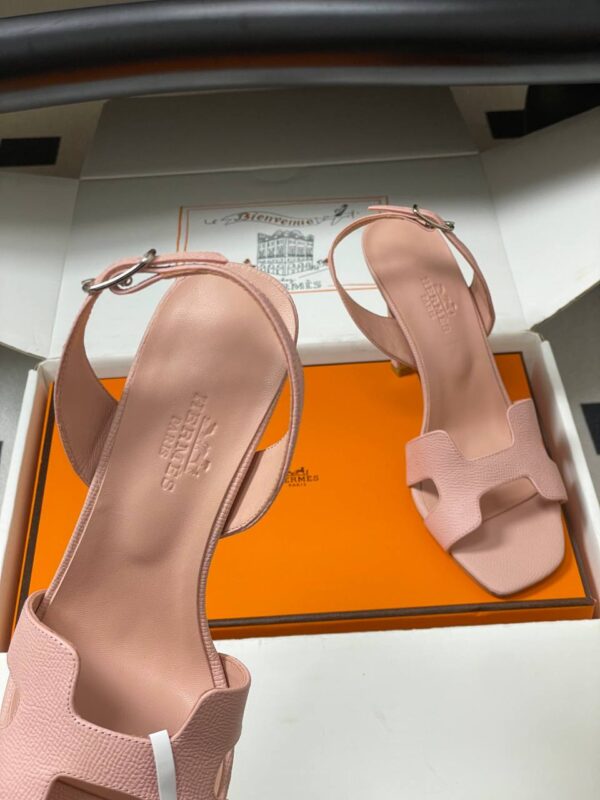 photo_2026-01-29_13-14-04 Босоножки Hermes