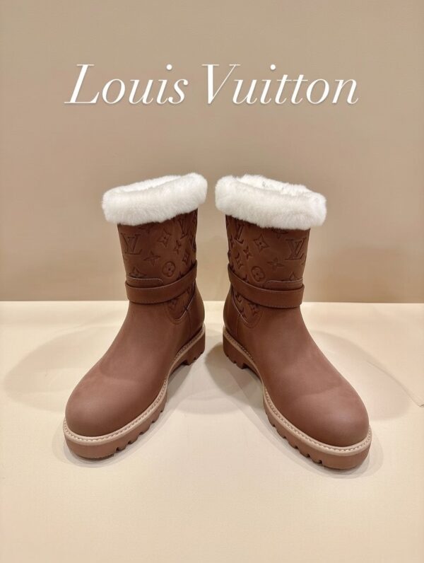 00bc4bc0-2d09-4952-8c4e-8d452462813b Сапоги Louis Vuitton