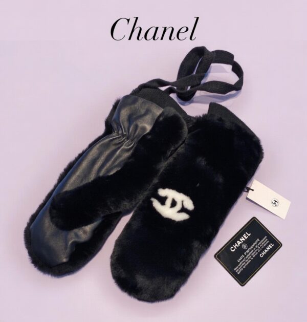 Варежки Chanel
