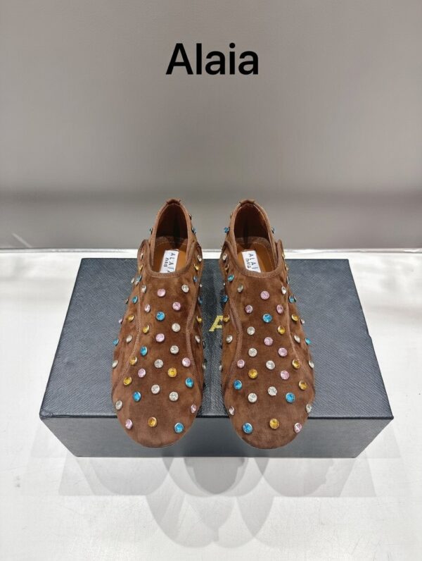 Балетки замшевые ALAIA в стиле Мэри Джейн