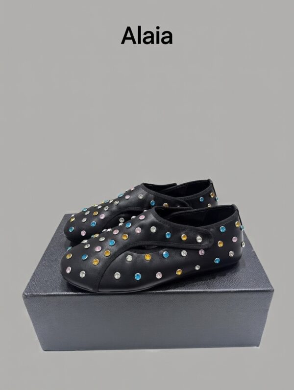 Балетки ALAIA в стиле Мэри Джейн